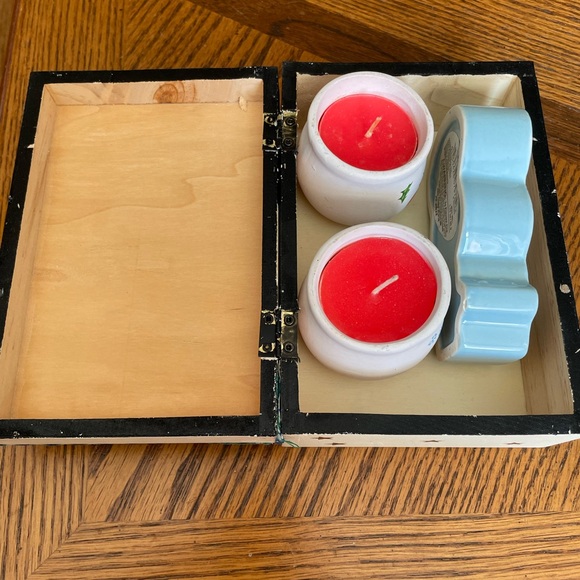 Set of Three Christmas Candles in a Wooden Snowman Box NWOT - Picture 5 of 9